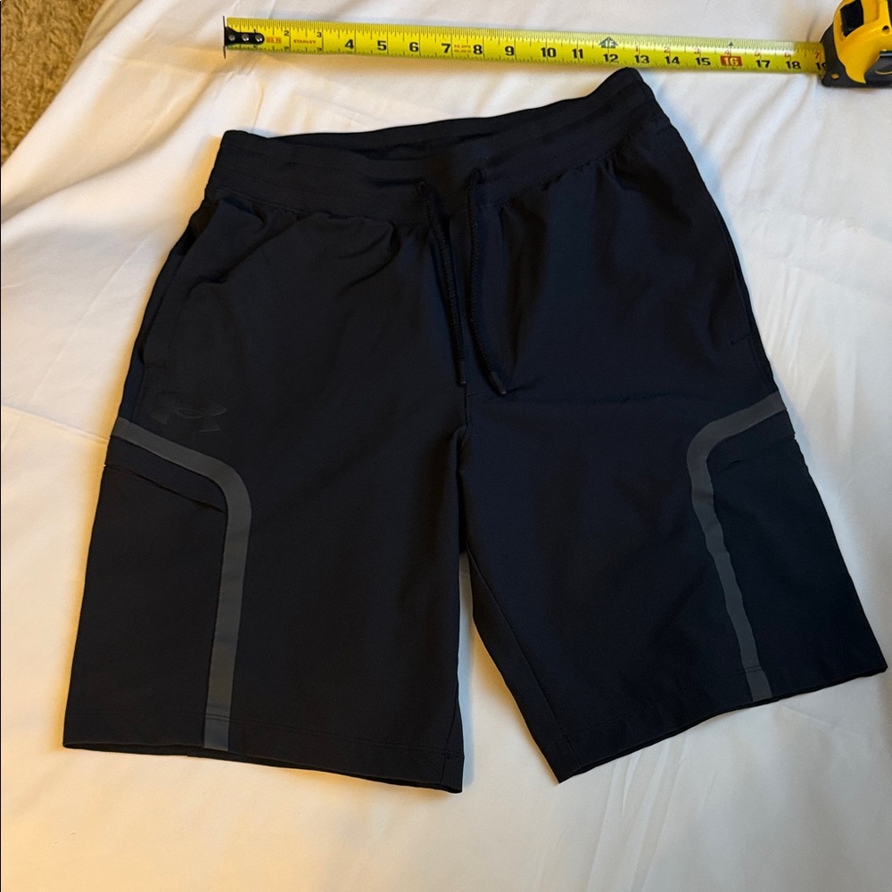 Under Armour Men's Dark Gray Athletic Shorts